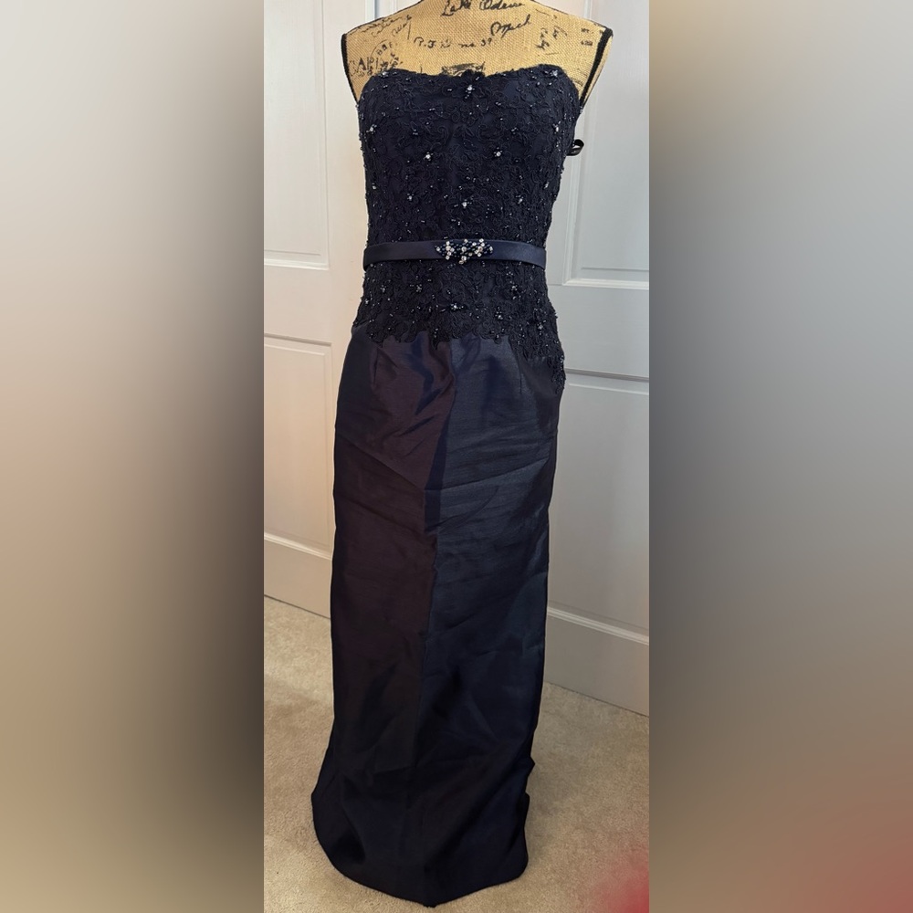 Elegant Navy Strapless Evening Gown